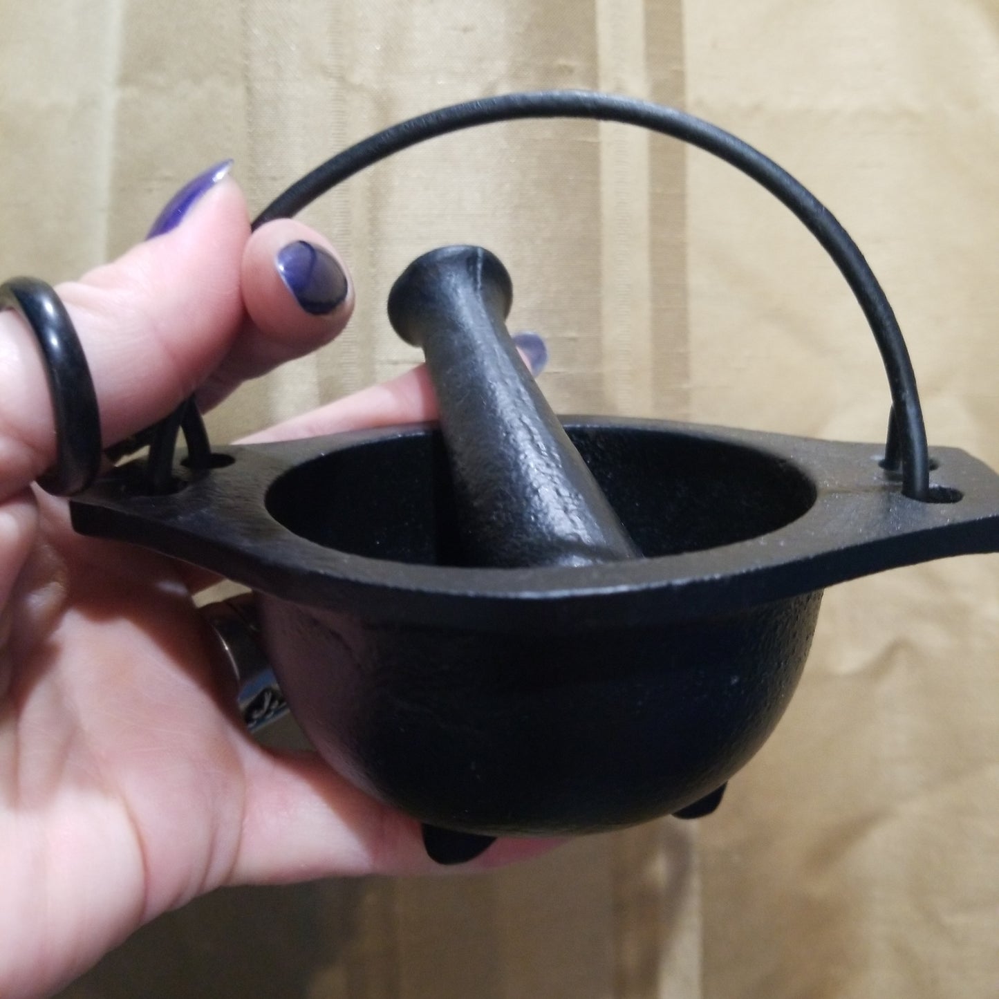 Cast iron Cauldron, Mortar and Pestle